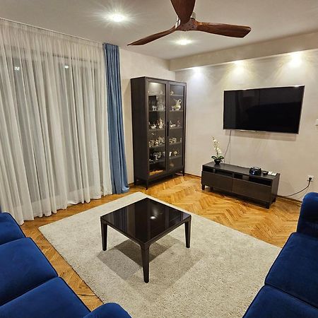 Villa Mater - Luxuriously Equipped Villa With A 15M Long Swimming Pool Zrnovnica Bagian luar foto