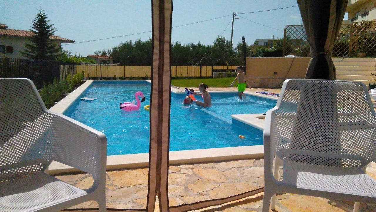 Villa Mater - Luxuriously Equipped Villa With A 15M Long Swimming Pool Zrnovnica Bagian luar foto