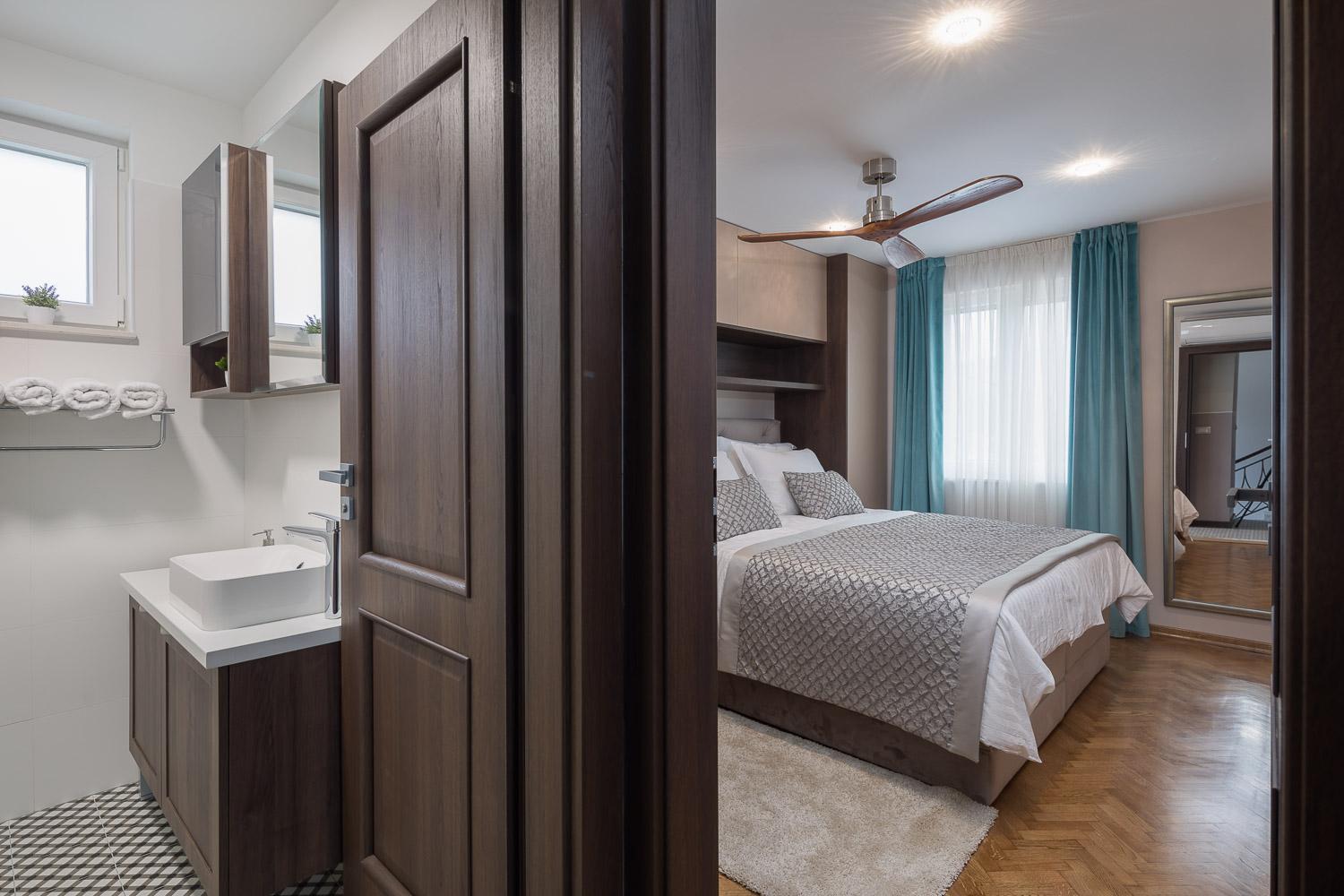 Villa Mater - Luxuriously Equipped Villa With A 15M Long Swimming Pool Zrnovnica Bagian luar foto